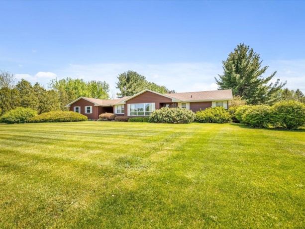 9640 Cunningham, WINNEBAGO, Illinois 61088, 3 Bedrooms Bedrooms, ,1 BathroomBathrooms,House,For Sale,Cunningham,202602839