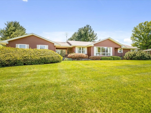 9640 Cunningham, WINNEBAGO, Illinois 61088, 3 Bedrooms Bedrooms, ,1 BathroomBathrooms,House,For Sale,Cunningham,202602839