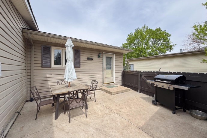 1119 Evans, MACHESNEY PARK, Illinois 61115, 2 Bedrooms Bedrooms, ,2 BathroomsBathrooms,House,For Sale,Evans,202602840
