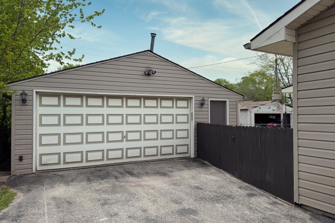 1119 Evans, MACHESNEY PARK, Illinois 61115, 2 Bedrooms Bedrooms, ,2 BathroomsBathrooms,House,For Sale,Evans,202602840