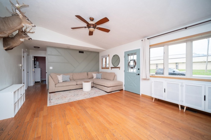 1119 Evans, MACHESNEY PARK, Illinois 61115, 2 Bedrooms Bedrooms, ,2 BathroomsBathrooms,House,For Sale,Evans,202602840