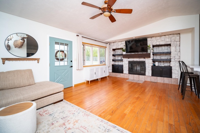1119 Evans, MACHESNEY PARK, Illinois 61115, 2 Bedrooms Bedrooms, ,2 BathroomsBathrooms,House,For Sale,Evans,202602840