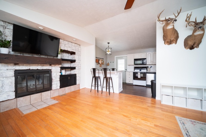 1119 Evans, MACHESNEY PARK, Illinois 61115, 2 Bedrooms Bedrooms, ,2 BathroomsBathrooms,House,For Sale,Evans,202602840