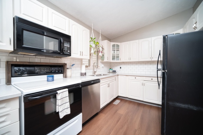 1119 Evans, MACHESNEY PARK, Illinois 61115, 2 Bedrooms Bedrooms, ,2 BathroomsBathrooms,House,For Sale,Evans,202602840