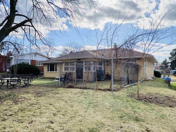 908 Woodland, ROCKFORD, Illinois 61108, 3 Bedrooms Bedrooms, ,1 BathroomBathrooms,House,For Sale,Woodland,202602701