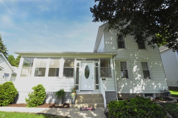 215 Wasson, Streator, Illinois 61364, 4 Bedrooms Bedrooms, ,1 BathroomBathrooms,House,For Sale,Wasson,202602841
