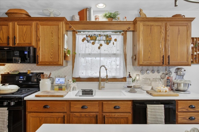 12117 Whispering Winds, ROSCOE, Illinois 61073, 4 Bedrooms Bedrooms, ,3 BathroomsBathrooms,House,For Sale,Whispering Winds,202602842