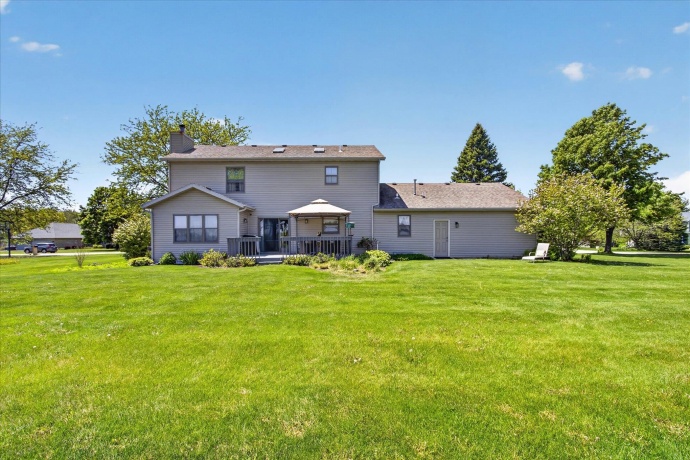 12117 Whispering Winds, ROSCOE, Illinois 61073, 4 Bedrooms Bedrooms, ,3 BathroomsBathrooms,House,For Sale,Whispering Winds,202602842