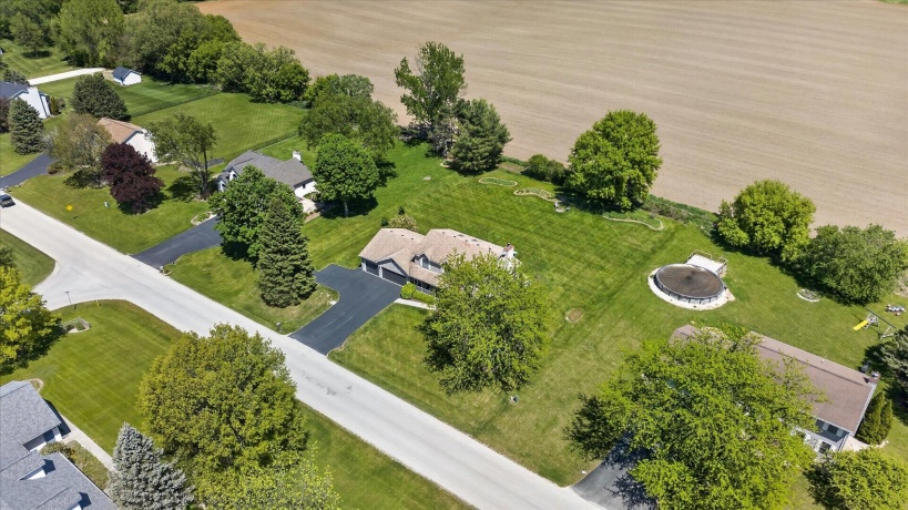 12117 Whispering Winds, ROSCOE, Illinois 61073, 4 Bedrooms Bedrooms, ,3 BathroomsBathrooms,House,For Sale,Whispering Winds,202602842