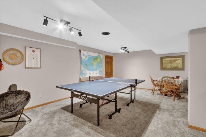 12117 Whispering Winds, ROSCOE, Illinois 61073, 4 Bedrooms Bedrooms, ,3 BathroomsBathrooms,House,For Sale,Whispering Winds,202602842