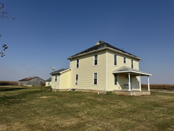27375 IL Rt 40, Chadwick, Illinois 61014, 4 Bedrooms Bedrooms, ,2 BathroomsBathrooms,House,For Sale,IL Rt 40,202507302