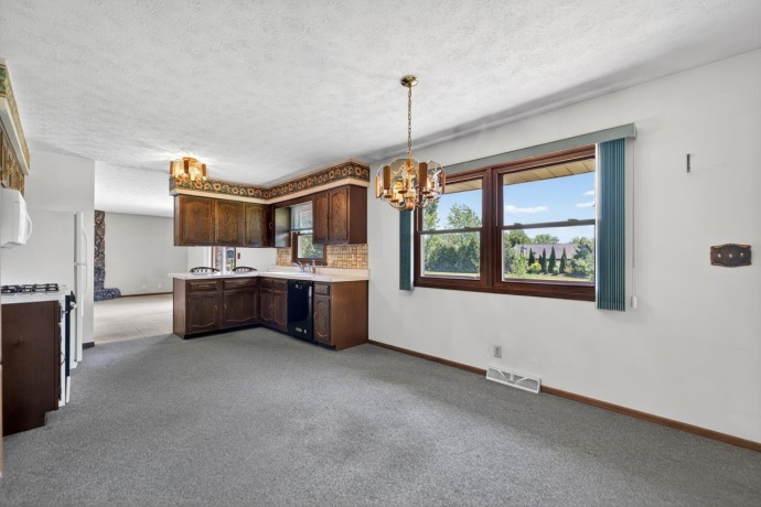 7249 Robinswood, ROCKFORD, Illinois 61114, 3 Bedrooms Bedrooms, ,1 BathroomBathrooms,House,For Sale,Robinswood,202602847