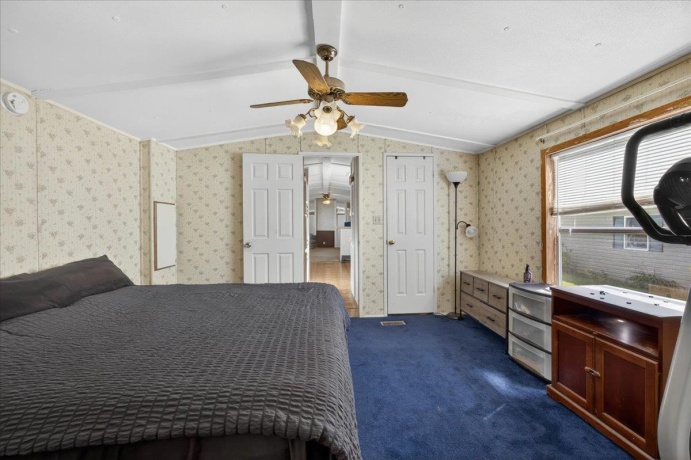 501 Lindenwood, BELVIDERE, Illinois 61008, 2 Bedrooms Bedrooms, ,2 BathroomsBathrooms,House,For Sale,Lindenwood,202602852