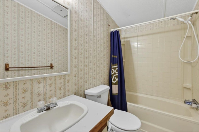 501 Lindenwood, BELVIDERE, Illinois 61008, 2 Bedrooms Bedrooms, ,2 BathroomsBathrooms,House,For Sale,Lindenwood,202602852