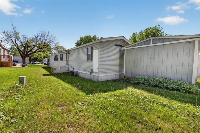501 Lindenwood, BELVIDERE, Illinois 61008, 2 Bedrooms Bedrooms, ,2 BathroomsBathrooms,House,For Sale,Lindenwood,202602852