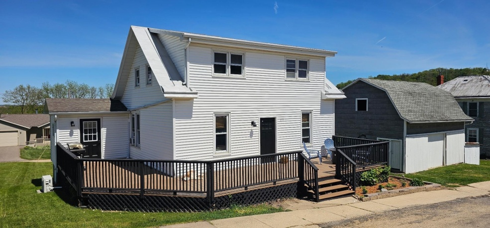 133 Washington, ELIZABETH, Illinois 61028, 3 Bedrooms Bedrooms, ,1 BathroomBathrooms,House,For Sale,Washington,202602853