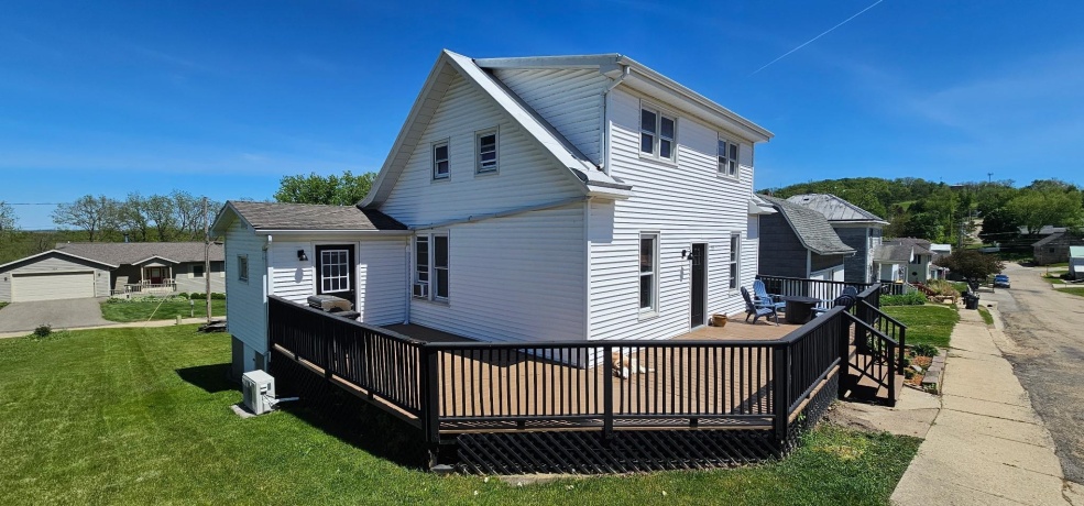 133 Washington, ELIZABETH, Illinois 61028, 3 Bedrooms Bedrooms, ,1 BathroomBathrooms,House,For Sale,Washington,202602853