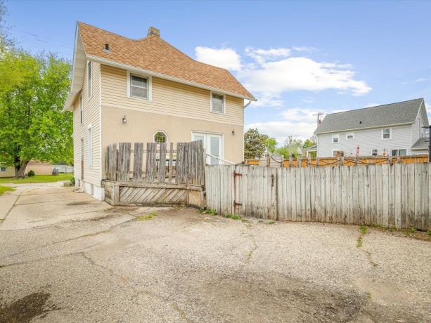 131 8th, SOUTH BELOIT, Illinois 61080, 2 Bedrooms Bedrooms, ,1 BathroomBathrooms,House,For Sale,8th,202602857