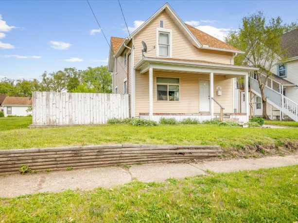 131 8th, SOUTH BELOIT, Illinois 61080, 2 Bedrooms Bedrooms, ,1 BathroomBathrooms,House,For Sale,8th,202602857