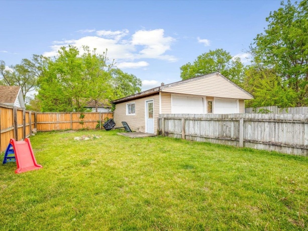 131 8th, SOUTH BELOIT, Illinois 61080, 2 Bedrooms Bedrooms, ,1 BathroomBathrooms,House,For Sale,8th,202602857