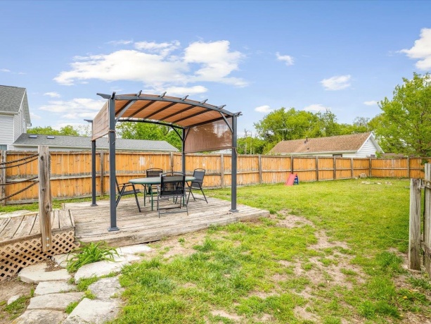 131 8th, SOUTH BELOIT, Illinois 61080, 2 Bedrooms Bedrooms, ,1 BathroomBathrooms,House,For Sale,8th,202602857