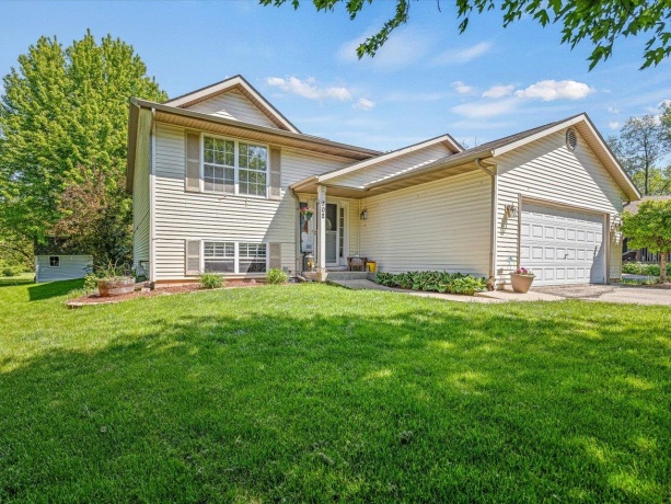 302 Picadilly, POPLAR GROVE, Illinois 61065, 3 Bedrooms Bedrooms, ,2 BathroomsBathrooms,House,For Sale,Picadilly,202602859