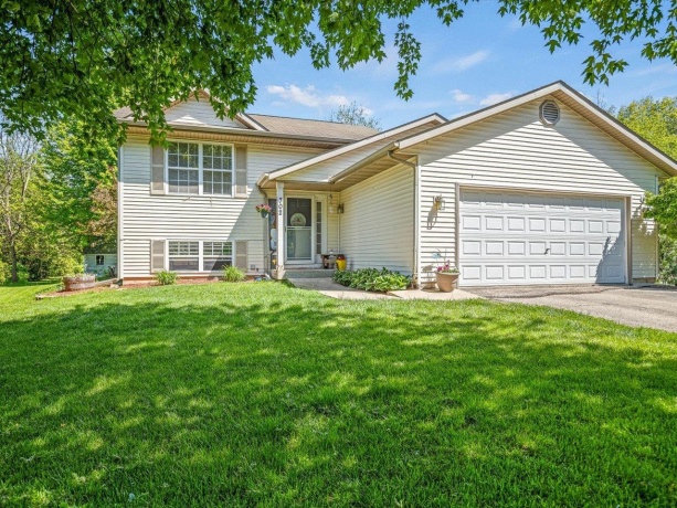 302 Picadilly, POPLAR GROVE, Illinois 61065, 3 Bedrooms Bedrooms, ,2 BathroomsBathrooms,House,For Sale,Picadilly,202602859