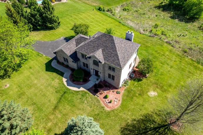 12807 Skyline, ROSCOE, Illinois 61073, 5 Bedrooms Bedrooms, ,3 BathroomsBathrooms,House,For Sale,Skyline,202602862