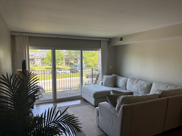 5201 Carriageway, ROLLING MEADOWS, Illinois 60008, 1 Bedroom Bedrooms, ,1 BathroomBathrooms,Condominium,For Sale,Carriageway,202602863