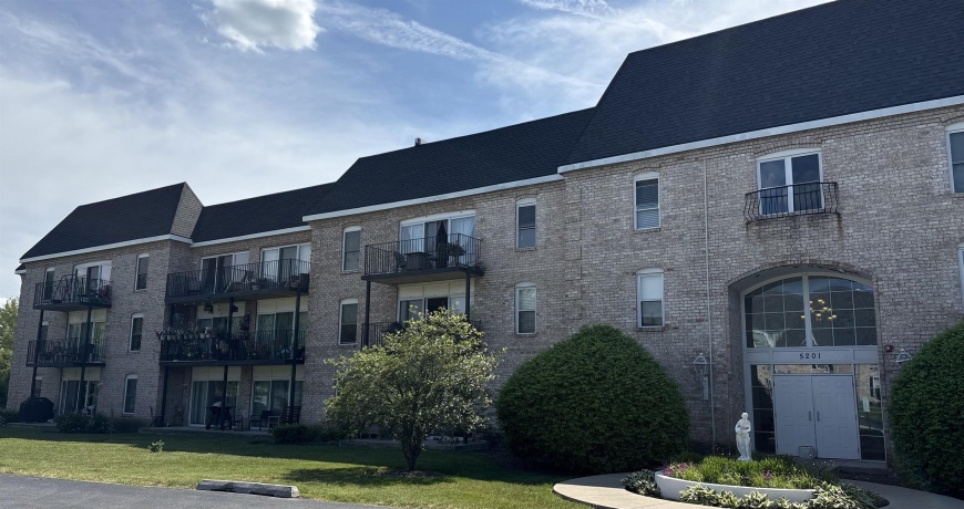 5201 Carriageway, ROLLING MEADOWS, Illinois 60008, 1 Bedroom Bedrooms, ,1 BathroomBathrooms,Condominium,For Sale,Carriageway,202602863
