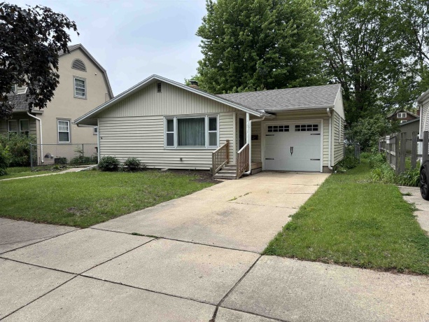 2024 Cumberland, ROCKFORD, Illinois 61103, 2 Bedrooms Bedrooms, ,1 BathroomBathrooms,House,For Sale,Cumberland,202602864