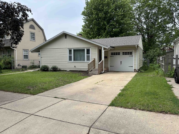 2024 Cumberland, ROCKFORD, Illinois 61103, 2 Bedrooms Bedrooms, ,1 BathroomBathrooms,House,For Sale,Cumberland,202602864