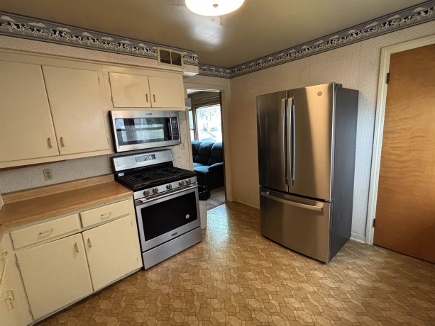 2024 Cumberland, ROCKFORD, Illinois 61103, 2 Bedrooms Bedrooms, ,1 BathroomBathrooms,House,For Sale,Cumberland,202602864