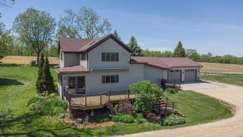 25303 Spring Valley, SHANNON, Illinois 61078, 3 Bedrooms Bedrooms, ,2 BathroomsBathrooms,House,For Sale,Spring Valley,202602873