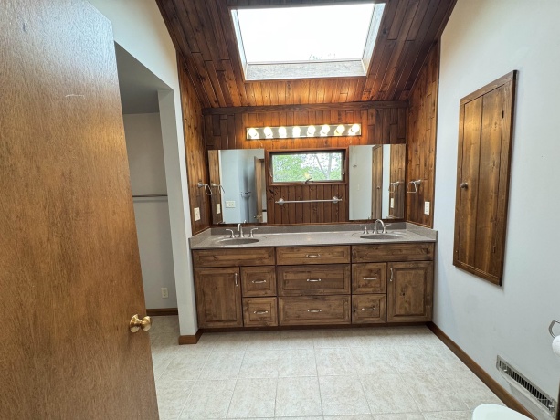 25303 Spring Valley, SHANNON, Illinois 61078, 3 Bedrooms Bedrooms, ,2 BathroomsBathrooms,House,For Sale,Spring Valley,202602873