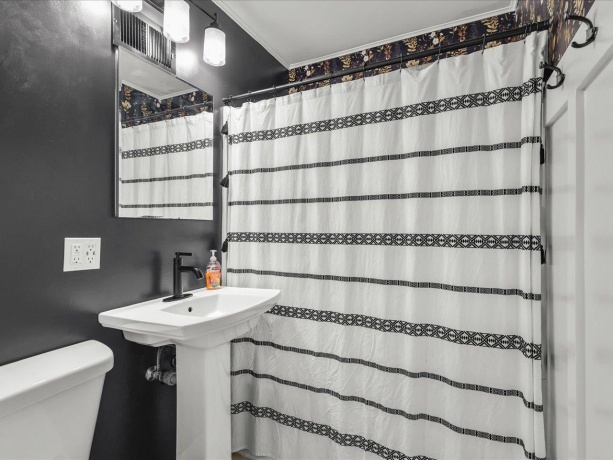 404 9th, OREGON, Illinois 61061, 3 Bedrooms Bedrooms, ,1 BathroomBathrooms,House,For Sale,9th,202602876