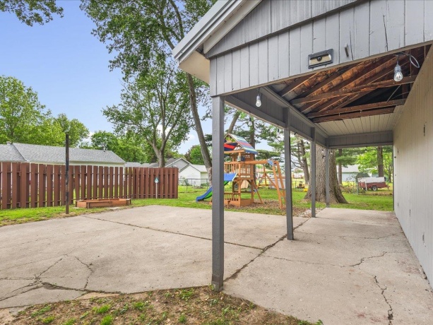 404 9th, OREGON, Illinois 61061, 3 Bedrooms Bedrooms, ,1 BathroomBathrooms,House,For Sale,9th,202602876