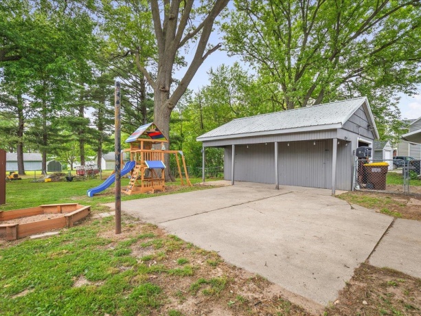 404 9th, OREGON, Illinois 61061, 3 Bedrooms Bedrooms, ,1 BathroomBathrooms,House,For Sale,9th,202602876