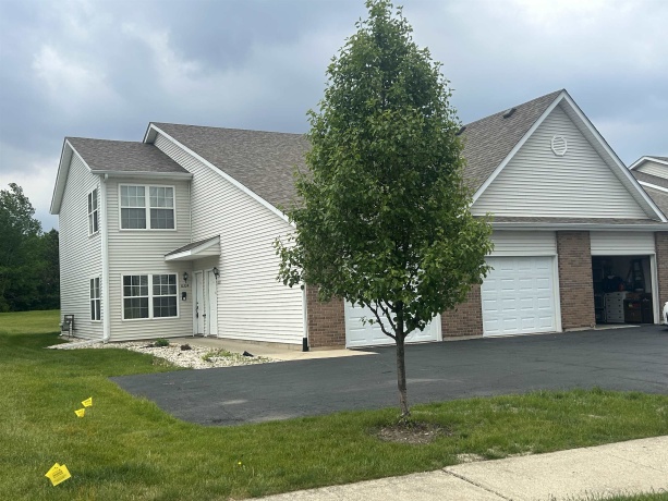 6334 Oak Crest, LOVES PARK, Illinois 61111, 2 Bedrooms Bedrooms, ,2 BathroomsBathrooms,Condominium,For Sale,Oak Crest,202602880