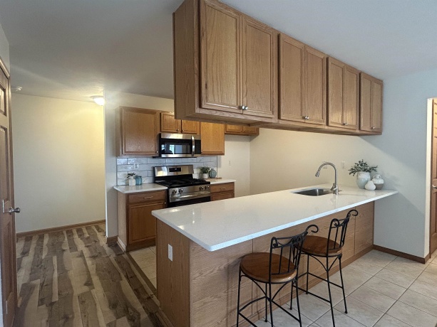 6334 Oak Crest, LOVES PARK, Illinois 61111, 2 Bedrooms Bedrooms, ,2 BathroomsBathrooms,Condominium,For Sale,Oak Crest,202602880