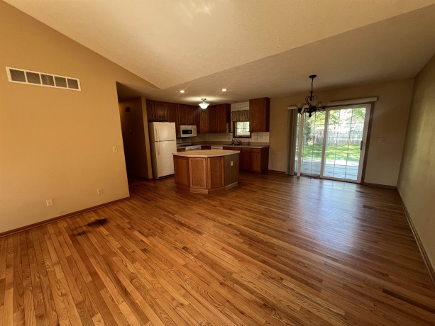 637 NORTH PRAIRIE, ROCKTON, Illinois 61072, 3 Bedrooms Bedrooms, ,2 BathroomsBathrooms,House,For Sale,NORTH PRAIRIE,202602882