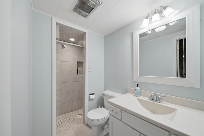 613 Garden Walk, DIXON, Illinois 61021, 3 Bedrooms Bedrooms, ,2 BathroomsBathrooms,House,For Sale,Garden Walk,202602884
