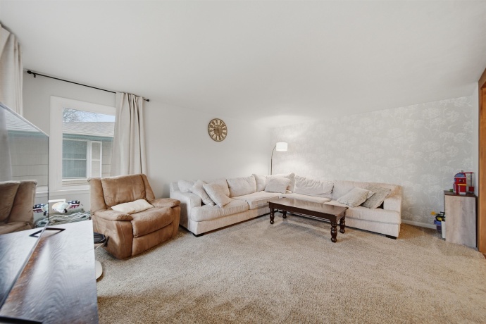 613 Garden Walk, DIXON, Illinois 61021, 3 Bedrooms Bedrooms, ,2 BathroomsBathrooms,House,For Sale,Garden Walk,202602884