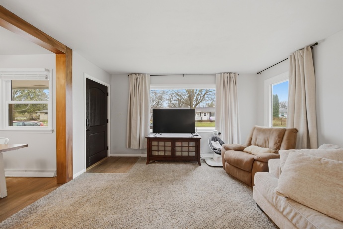 613 Garden Walk, DIXON, Illinois 61021, 3 Bedrooms Bedrooms, ,2 BathroomsBathrooms,House,For Sale,Garden Walk,202602884
