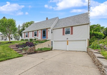 1334 Blackhawk, FREEPORT, Illinois 61032, 4 Bedrooms Bedrooms, ,2 BathroomsBathrooms,House,For Sale,Blackhawk,202602503