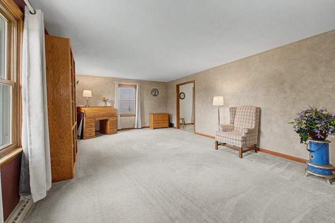 1334 Blackhawk, FREEPORT, Illinois 61032, 4 Bedrooms Bedrooms, ,2 BathroomsBathrooms,House,For Sale,Blackhawk,202602503