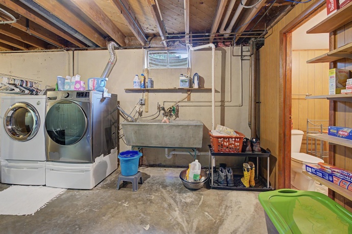1334 Blackhawk, FREEPORT, Illinois 61032, 4 Bedrooms Bedrooms, ,2 BathroomsBathrooms,House,For Sale,Blackhawk,202602503