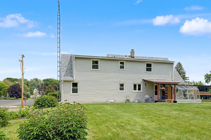 1334 Blackhawk, FREEPORT, Illinois 61032, 4 Bedrooms Bedrooms, ,2 BathroomsBathrooms,House,For Sale,Blackhawk,202602503
