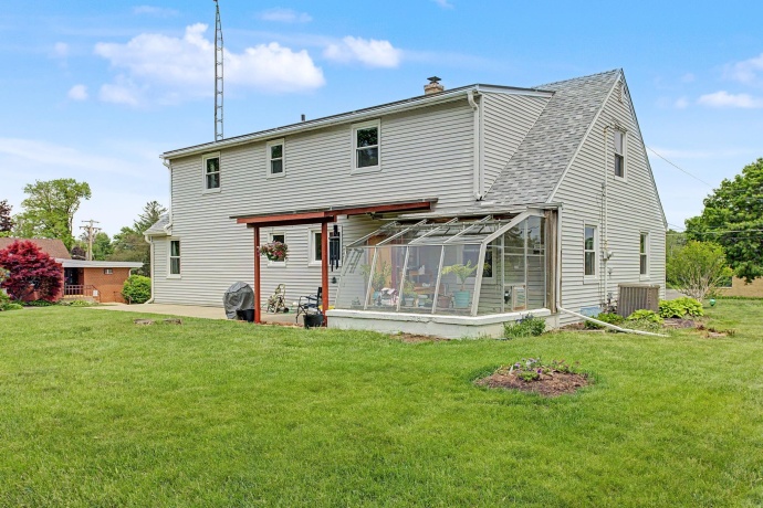 1334 Blackhawk, FREEPORT, Illinois 61032, 4 Bedrooms Bedrooms, ,2 BathroomsBathrooms,House,For Sale,Blackhawk,202602503