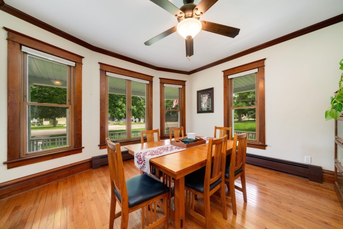 506 6th, OREGON, Illinois 61061, 3 Bedrooms Bedrooms, ,2 BathroomsBathrooms,House,For Sale,6th,202602885